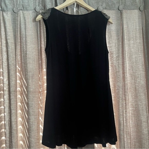 Gibson Black Sleeveless Tunic with Beaded Embellished Shoulders Size Medium - Picture 14 of 14